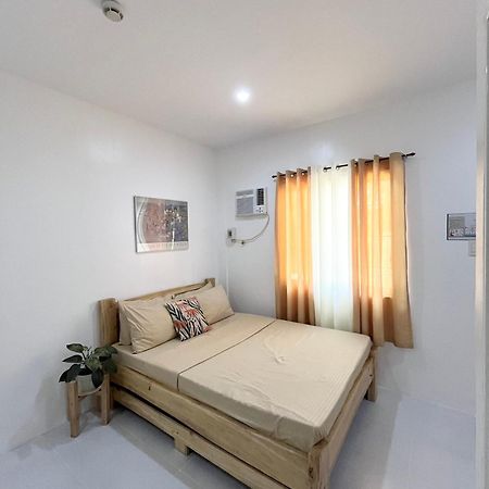 Sunnydale Apartelle -Room Accommodation Near Calatagan Beach Resorts Batangas Exterior foto
