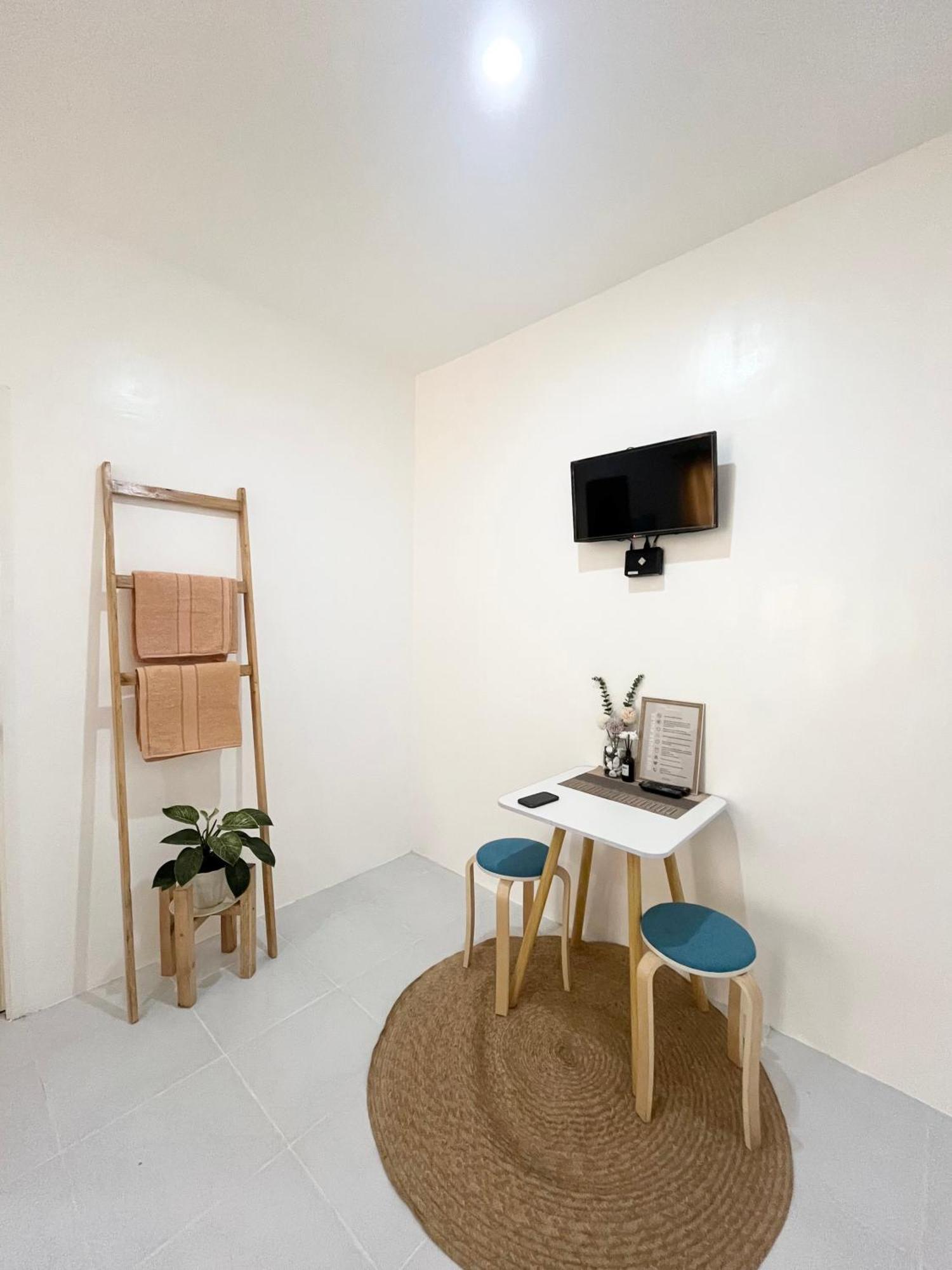 Sunnydale Apartelle -Room Accommodation Near Calatagan Beach Resorts Batangas Exterior foto