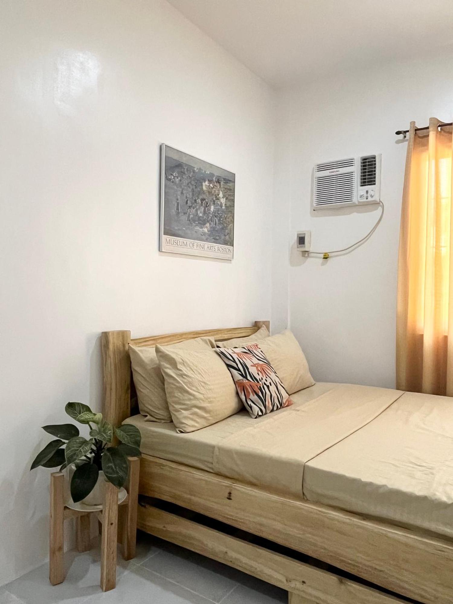 Sunnydale Apartelle -Room Accommodation Near Calatagan Beach Resorts Batangas Exterior foto